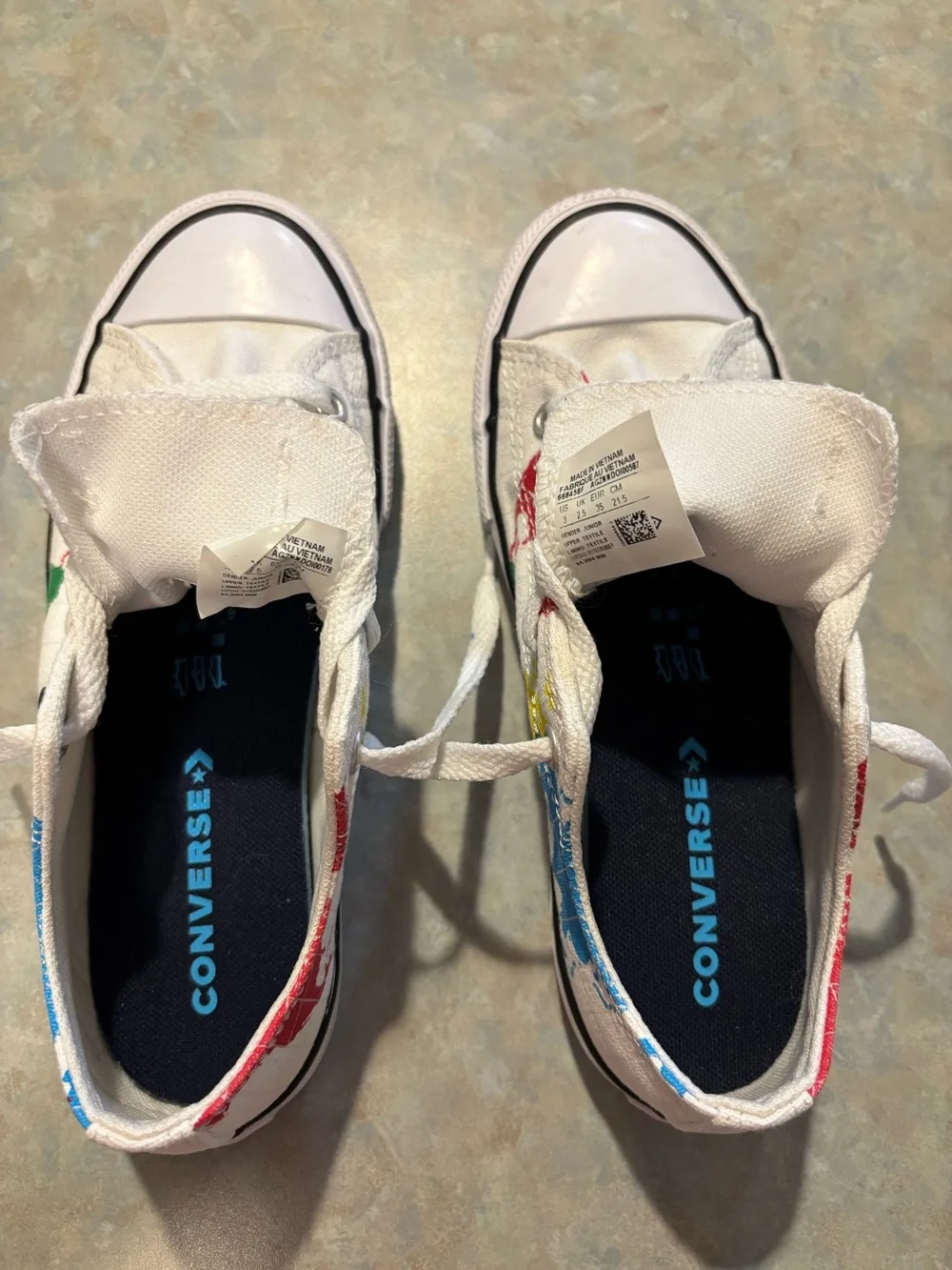 Converse Chuck Taylor All Star World Traveler low-top sneakers, kid size 3.